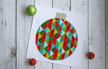 Holiday Ornament Mini Quilt FREE Tutorial