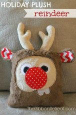 Holiday Plush Reindeer FREE Sewing Pattern and Tutorial