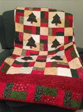 Scrappy Christmas Quilt FREE Pattern