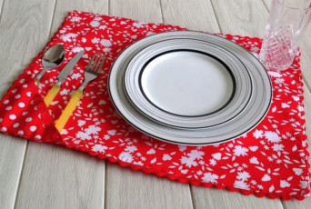 Reversible Placemat with Pockets FREE Sewing Tutorial
