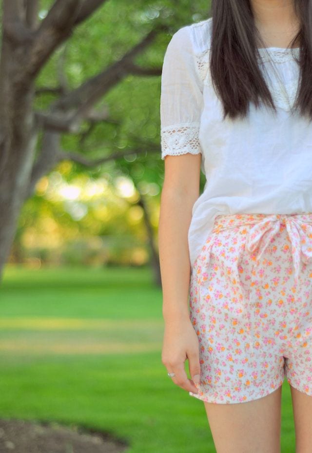 Floral pleated shorts
