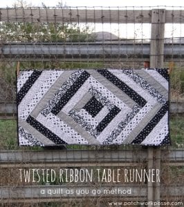 Twisted ribbon table runner pattern