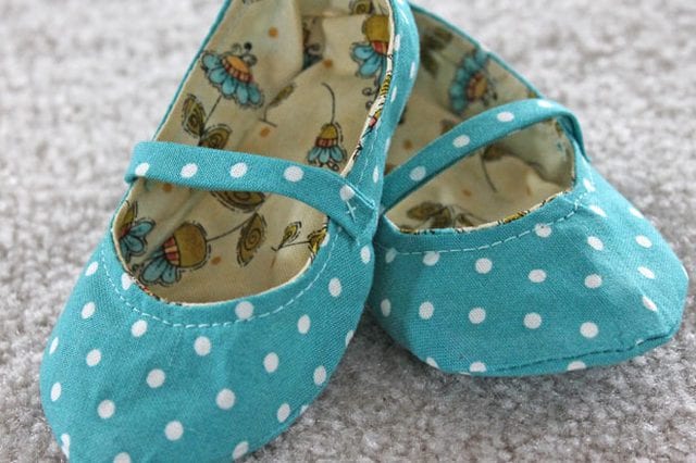 Handmade Fabric Baby Shoes FREE Tutorial