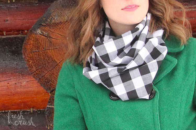 How to Make an Infinity Scarf in 10 minutes