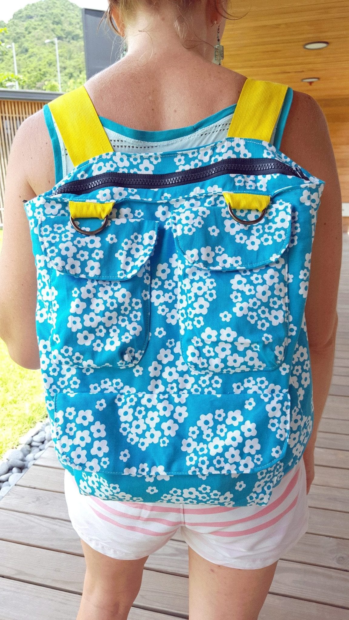 Convertible Purse-Backpack FREE Pattern and Tutorial