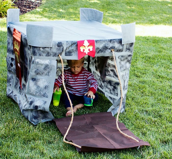 FREE Tutorial: How to Make a Play Castle