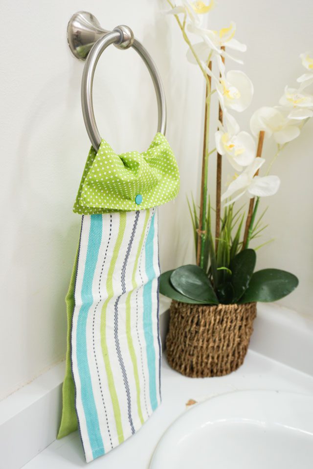Hanging Kitchen Towel FREE Sewing Tutorial