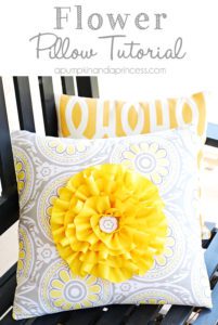 Flower Pillow Cover FREE Tutorial