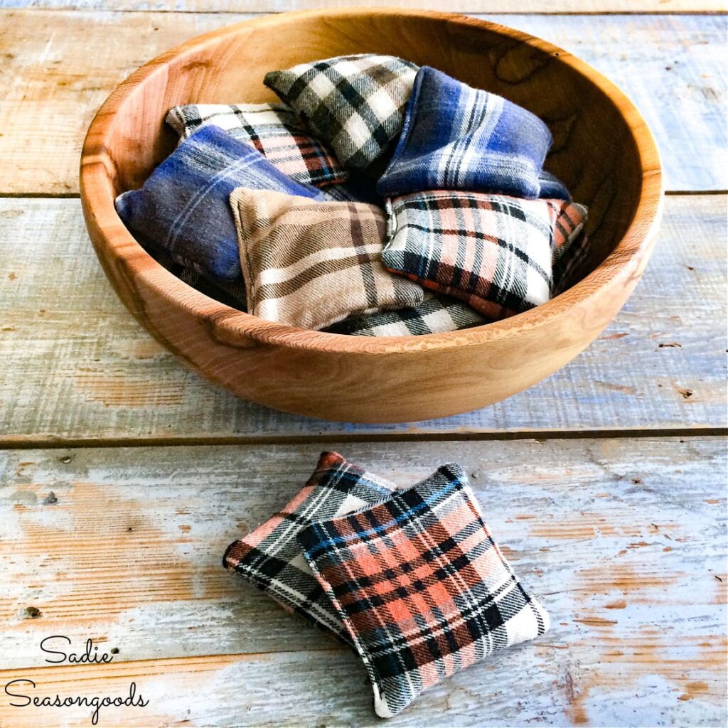 FREE Tutorial DIY Hand Warmers from Flannel Shirts
