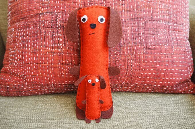 Easy Hand Sewn Dachshund Softie FREE Sewing Pattern and Tutorial
