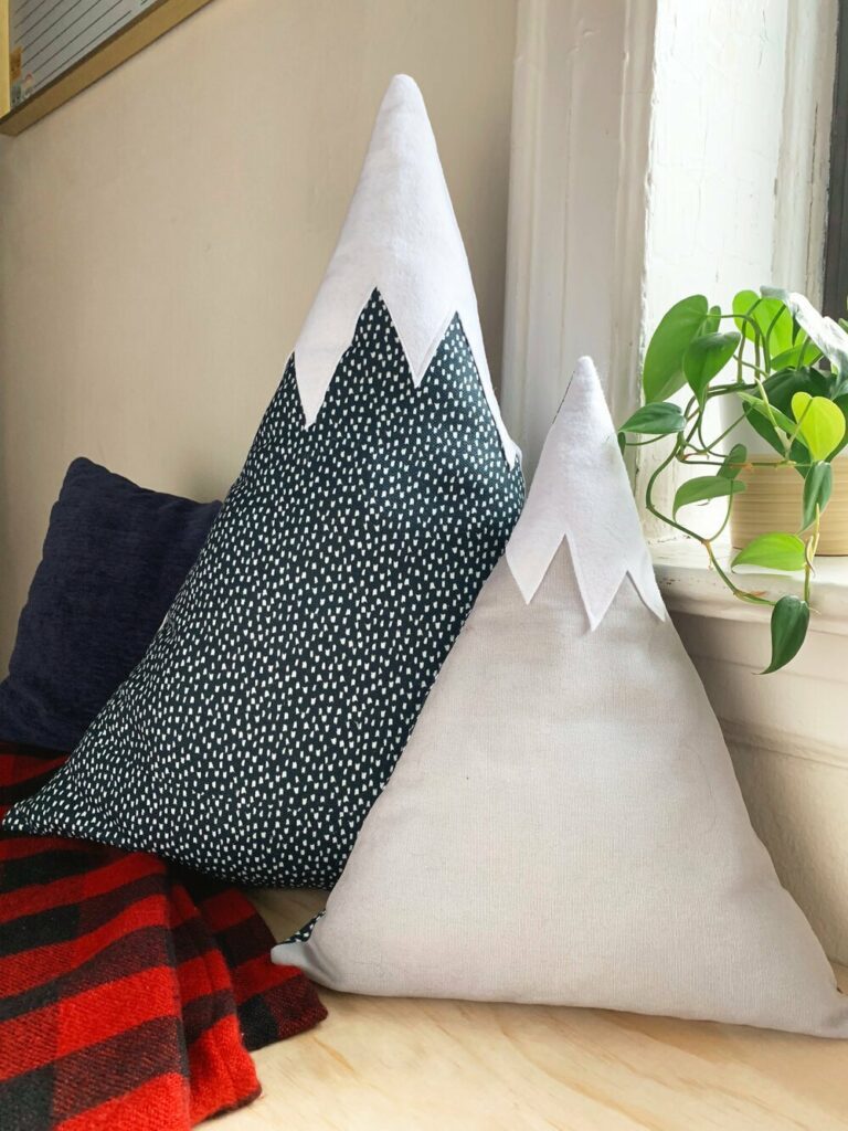DIY Mountain  Pillow FREE Sewing Tutorial