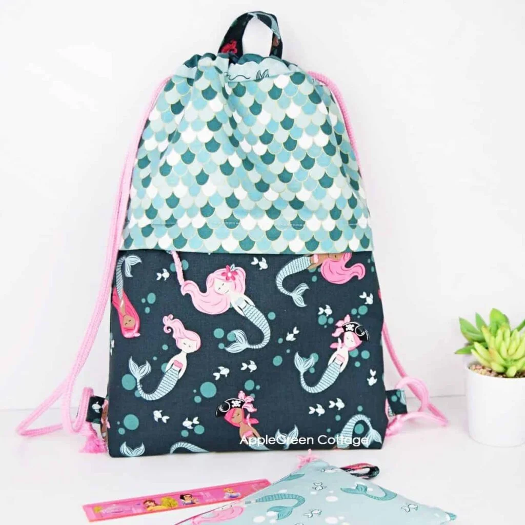 Drawstring Backpack: a free pattern for school and gym