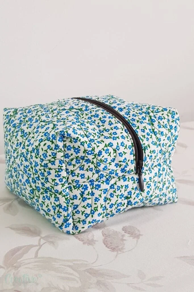 Quilted Zipper Pouch: a box-cornered organizer make